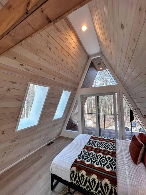 Fox Ridge-Black Alder Lodging Logan Exterior photo